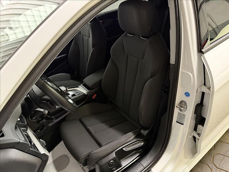 Audi A4 35TDI MHEV S-LINE MATRIX LED - fotka 35 z 46
