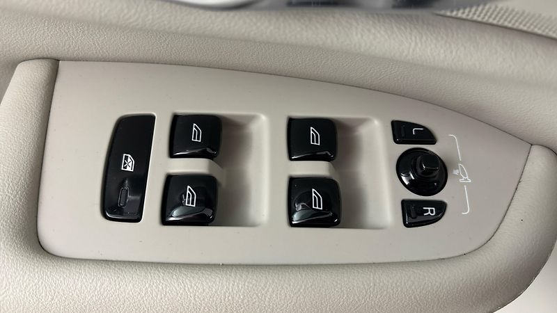 Volvo XC90 2.0 B5 AUT AWD Inscription - fotka 25 z 31