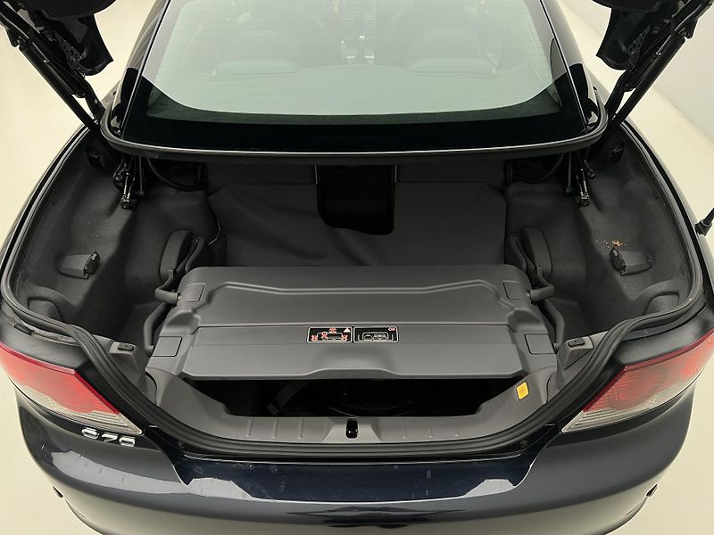 Volvo C70 MOMENTUM - fotka 4 z 33