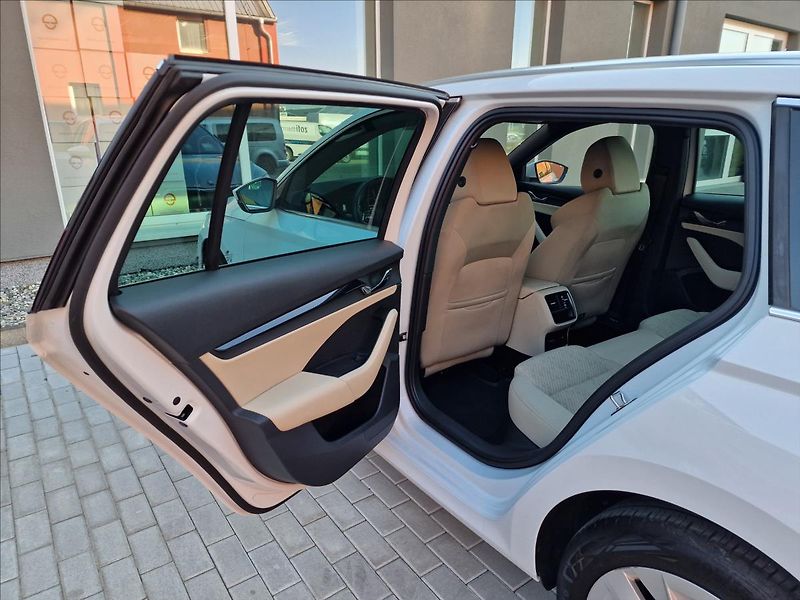 Škoda Octavia 2.0 TDI DSG Style,ČR,1.Maj - fotka 18 z 50