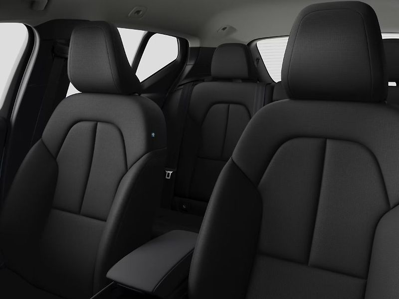 Volvo XC40 ESSENTIAL B3 FWD 120kW - fotka 11 z 13