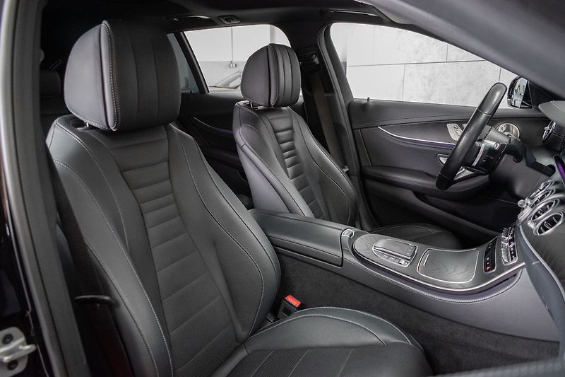 Mercedes-Benz Třídy E E 220d AMG*4MATIC*TAŽNÉ*ACC*ČR - fotka 11 z 52