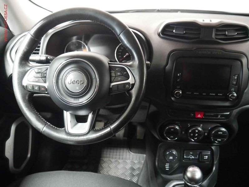 Jeep Renegade (2015) 2.0 CRD 4x4, 2.maj,ČR, AC - fotka 13 z 24