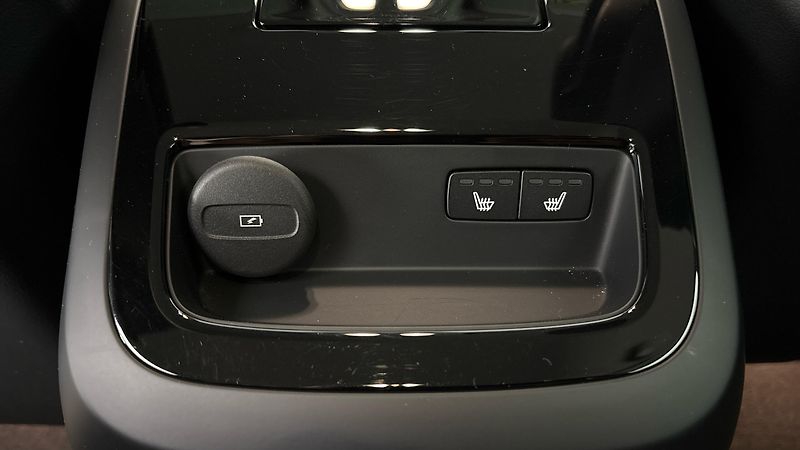 Volvo V60 2.0 T6 AUT AWD Recharge Plus B - fotka 22 z 27