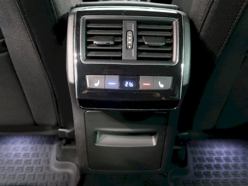 Škoda Superb (2022) iV STYLE 1.4TSI 160KW DSG TAŽN - fotka 40 z 44