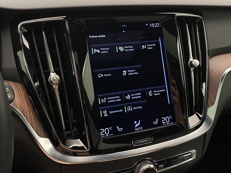 Volvo V60 CC B4 AWD BRIGHT PLUS AUT  - fotka 36 z 41