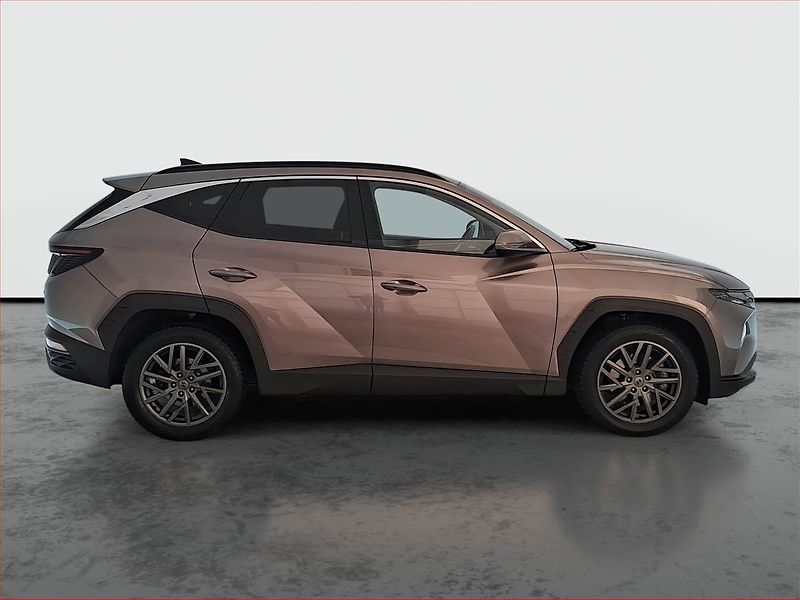 Hyundai Tucson (2023) 1.6 T-GDI - fotka 6 z 16