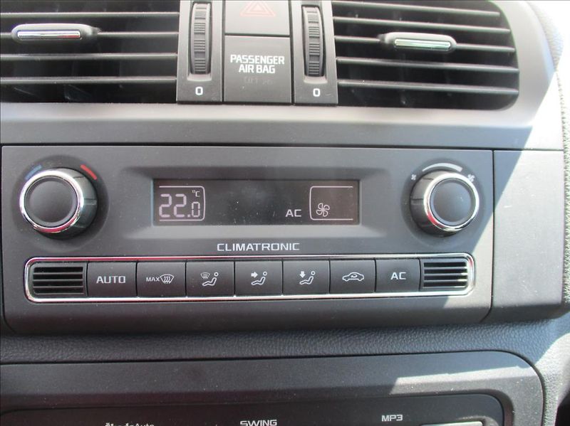 Škoda Roomster 1,2 TSi, aut.klima, serv.kn. - fotka 17 z 34