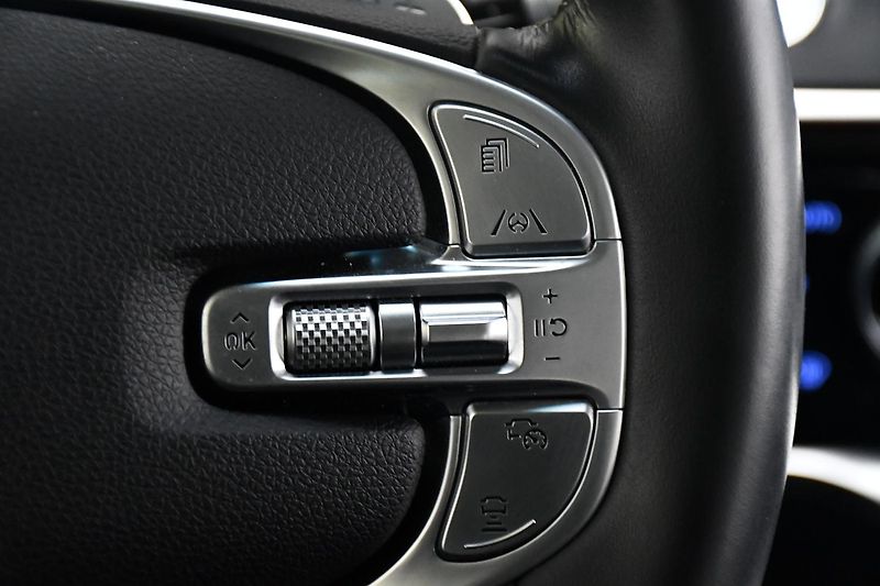 Genesis GV70 2.5T AWD AT8 LUXURY LINE - fotka 25 z 46