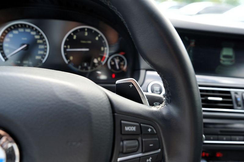 BMW Řada 5 520d xDrive/185 PS/kůže/AT - fotka 38 z 39
