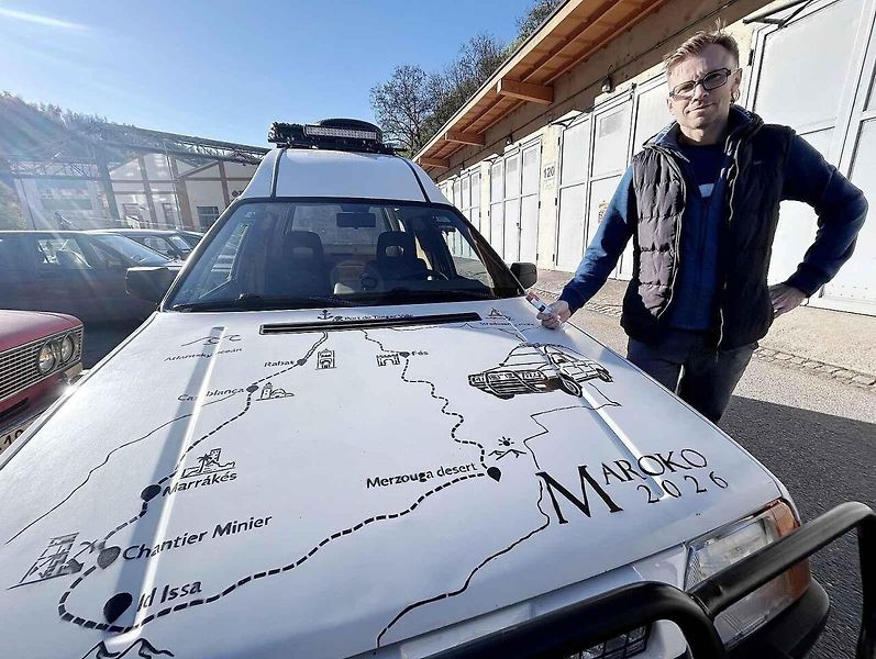 Petr Novotný z Blanska vyráží s vlastnoručně upravenou Škodou Spacáq do Maroka. Čeká ho písek, moře i hory.