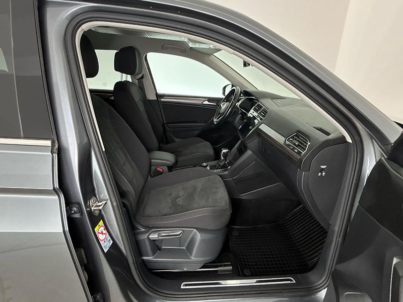 Volkswagen Tiguan Elegance 4Motion DSG - fotka 9 z 30