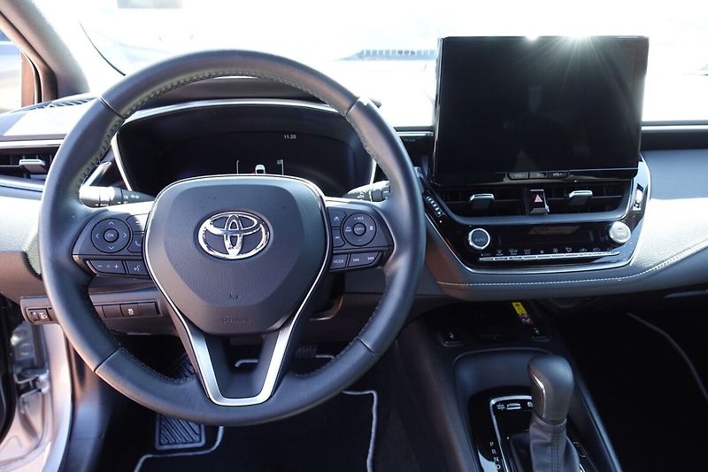 Toyota Corolla 1,8HSD Cofort Tech - fotka 15 z 32