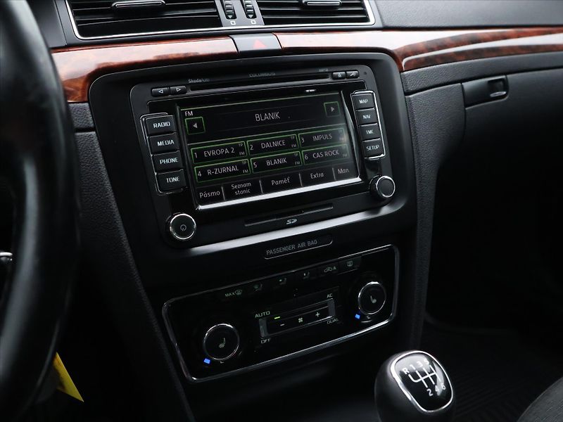 Škoda Superb 2.0 TDI 103kW CZ Xenon Tažné - fotka 16 z 26