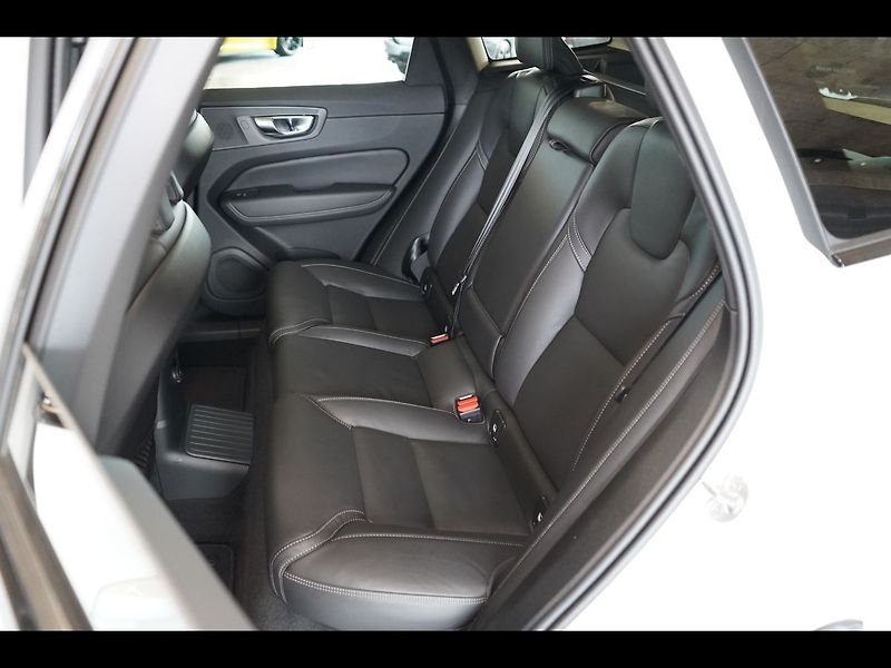 Volvo XC60 T8 PLUS Dark, Ventilace, 360° - fotka 45 z 48