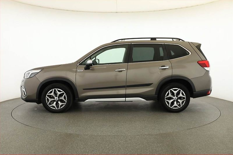 Subaru Forester (2020) 2.0 e-Boxer MHEV - fotka 3 z 19