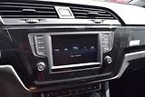 Volkswagen Touran (2017) 1.4TSI 110kw 7MÍST CLBMT NAVI - náhled 28