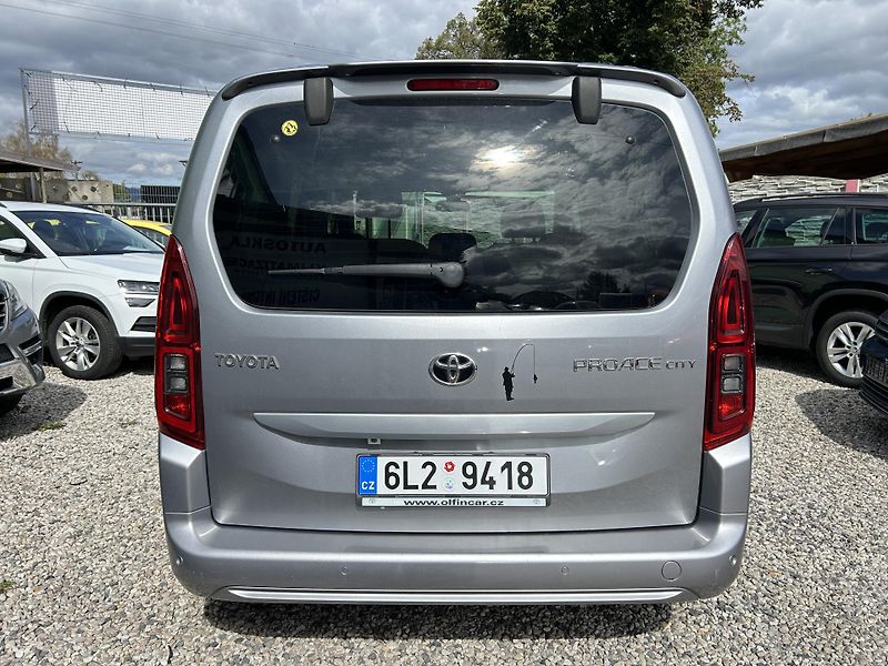 Toyota ProAce City Verso (2022) 1.2i96KW automat - fotka 8 z 26