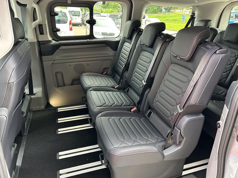 Ford Tourneo Custom Titanium L1 2.0 EcoBlue 110 kW - fotka 8 z 34