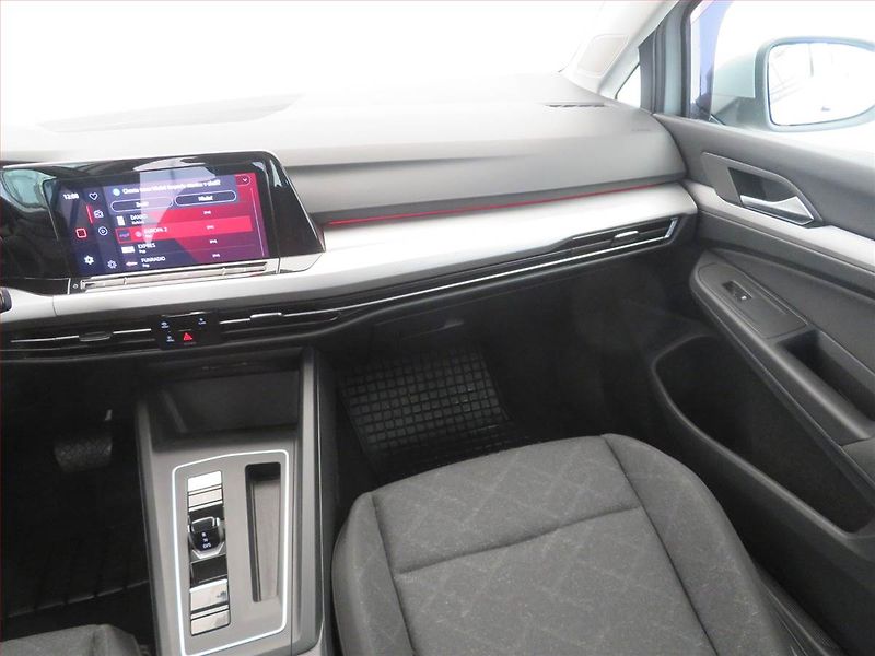 Volkswagen Golf (2021) Life 1.5 eTSI - fotka 8 z 17