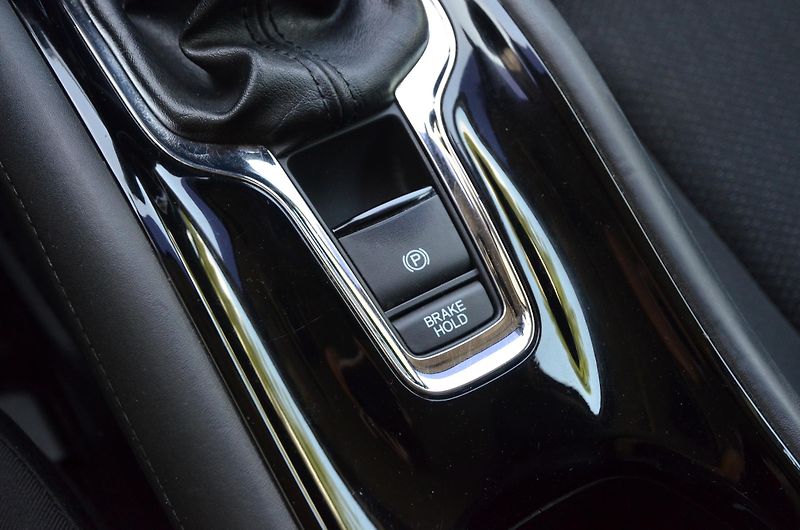 Honda HR-V (2017) 1.5 i-VTEC 96kW/Comfort 1.MAJ. - fotka 23 z 36