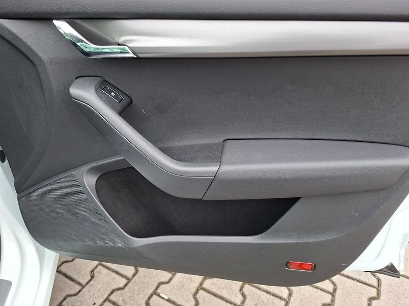 Škoda Octavia (2016) 1.6TDI 81kW DSG JOY - fotka 26 z 48