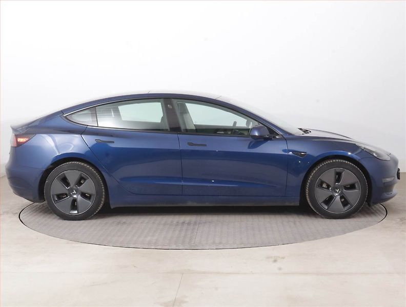Tesla Model 3 (2021) Long Range 4WD 79kWh, SoH 91% - fotka 6 z 22