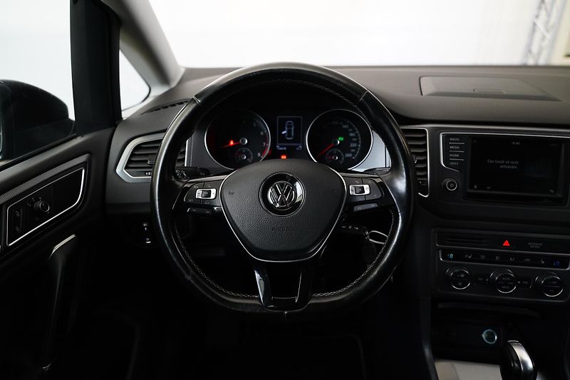 Volkswagen Golf - fotka 19 z 28
