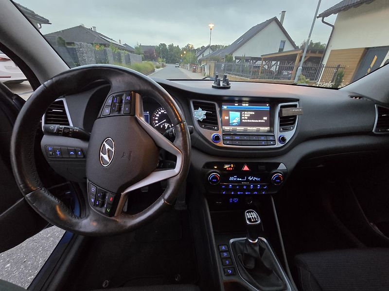 Hyundai Tucson (2015) 1.7CRDi, tažné, Alu zimní sada - fotka 14 z 18