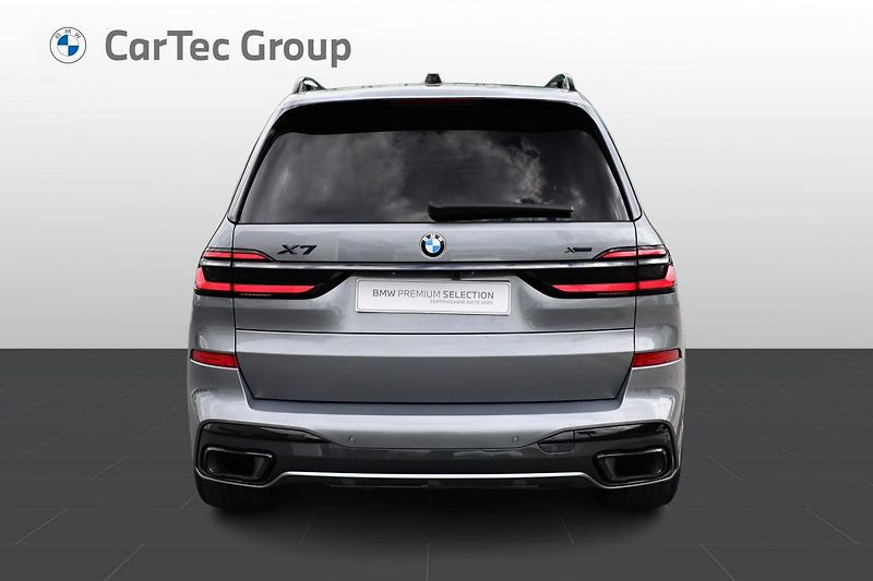 BMW X7 xDrive40d - fotka 4 z 14