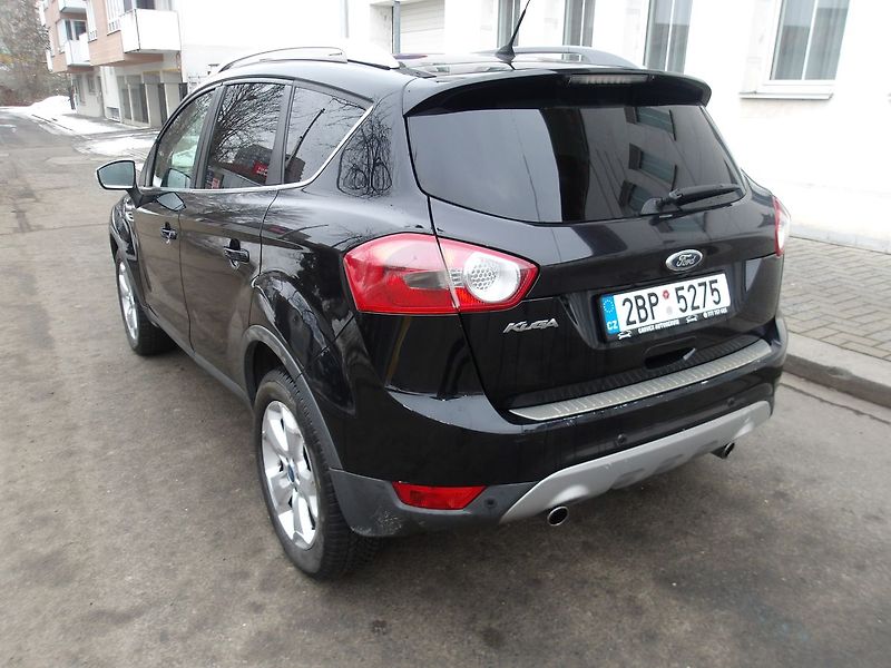 Ford Kuga 2,0TDCi TITANIUM Aut. 4x4! - fotka 4 z 32