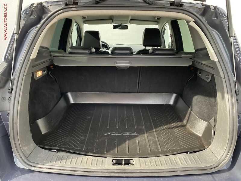 Ford Kuga (2012) 2.0 TDCi 4X4, Titanium - fotka 7 z 16
