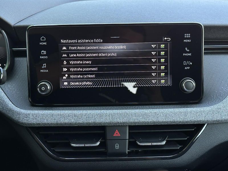 Škoda Kamiq 1.0TSi 116PS KAMERA+PDC P/Z Sm - fotka 30 z 42
