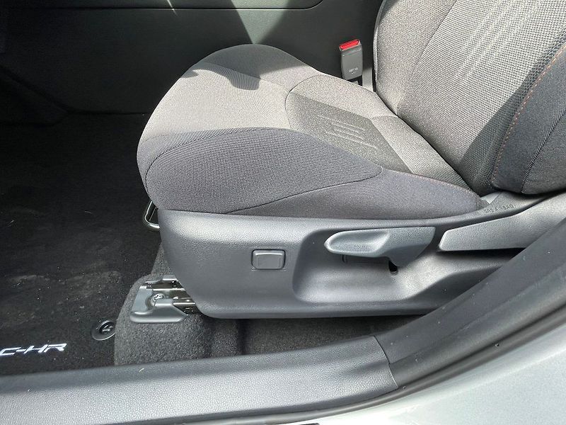 Toyota C-HR 2.0 HEV, Style, ODBĚR IHNED - fotka 18 z 21