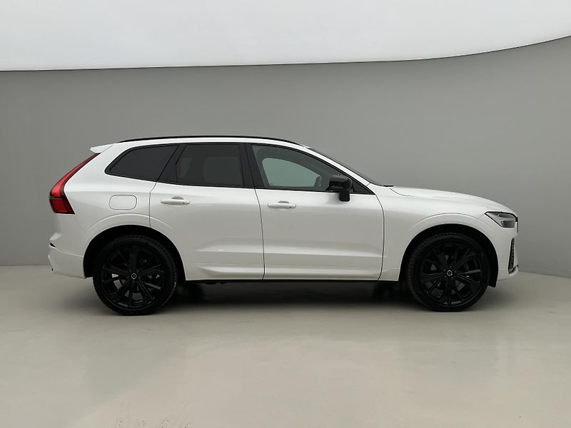 Volvo XC60 B5 AWD BLACK EDITION PLUS AUT  - fotka 10 z 46
