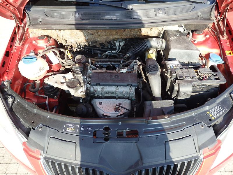 Škoda Fabia 1.2 HTP 51 kW KLIMATIZACE - fotka 13 z 15