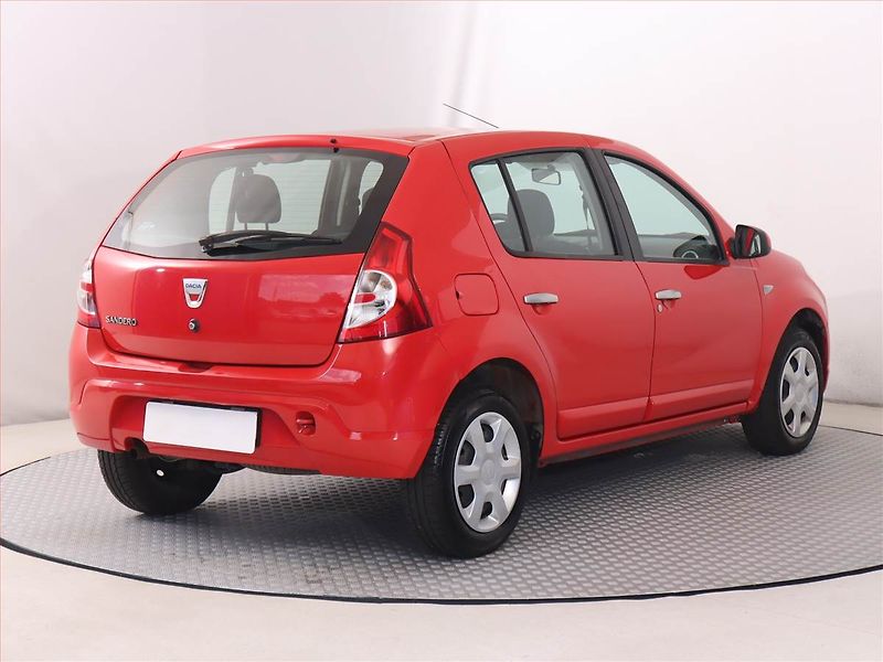 Dacia Sandero (2011) 1.2 16V - fotka 5 z 14