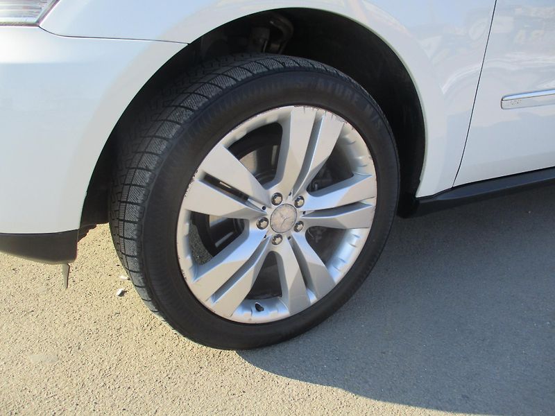 Mercedes-Benz Třídy M ML 350CDi SPORT 4M*NAVI*ALU 20 - fotka 20 z 50