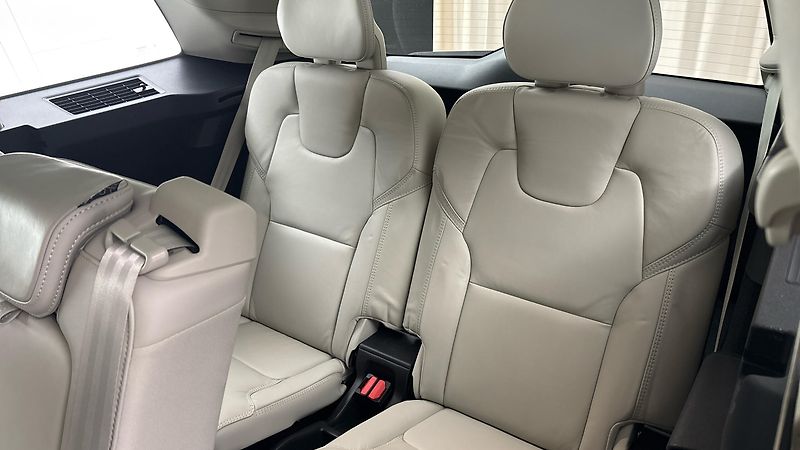 Volvo XC90 2.0 B5 AUT AWD Ultimate Bright - fotka 36 z 36