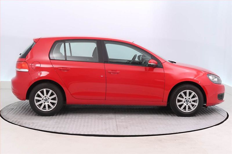 Volkswagen Golf (2009) 1.4 16V, Navi, Park. senzory - fotka 6 z 13