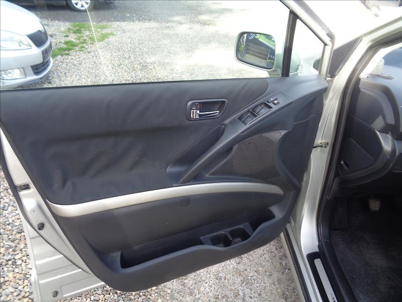 Toyota Corolla 2,2 - fotka 12 z 15
