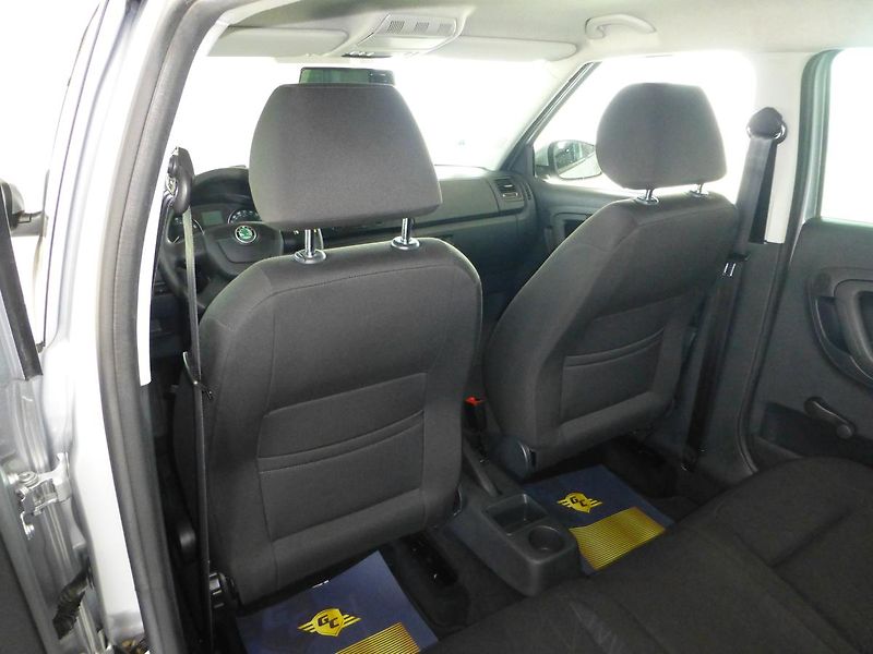 Škoda Fabia (2011) 1,2TSI*KLIMATIZ**ALU KOLA**ESP - fotka 14 z 23