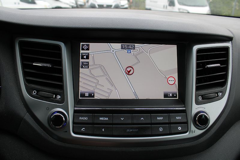 Hyundai Tucson 1,7 CRDi 104 kw - fotka 15 z 22