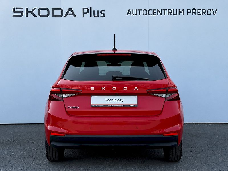 Škoda Fabia (2025) 1.0 TSI 85kW DSG Top Selection - fotka 32 z 35