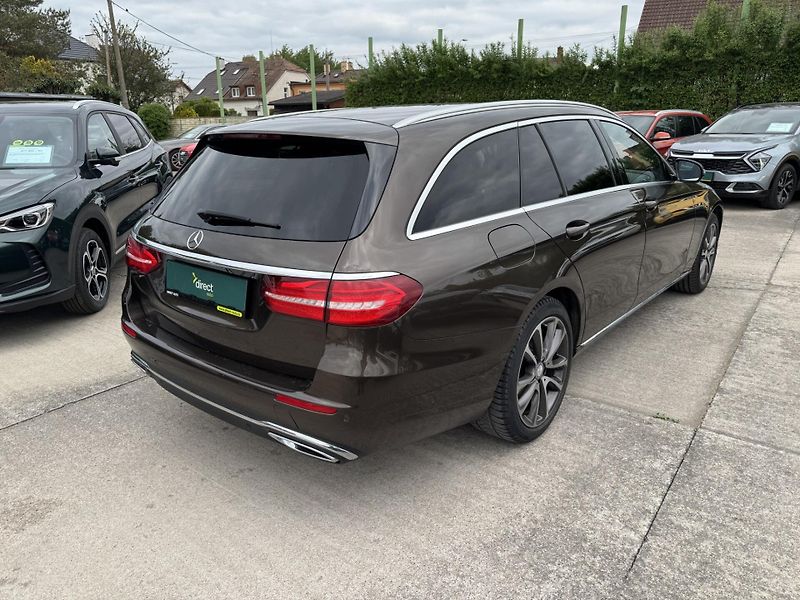Mercedes-Benz Třídy E - fotka 2 z 14