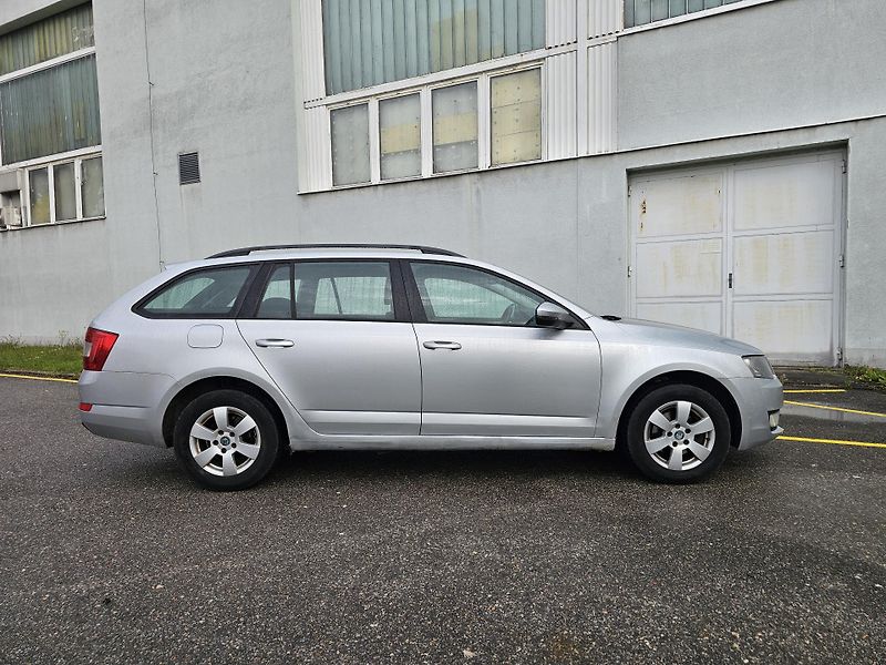 Škoda Octavia (2015) 3 1.6TDI TAŽNÉ  - fotka 6 z 17