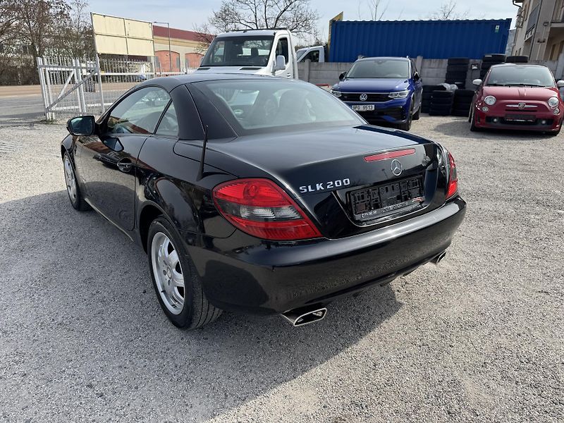 Mercedes-Benz SLK (2008) 200 KOMPRESOR 135KW  - fotka 17 z 31