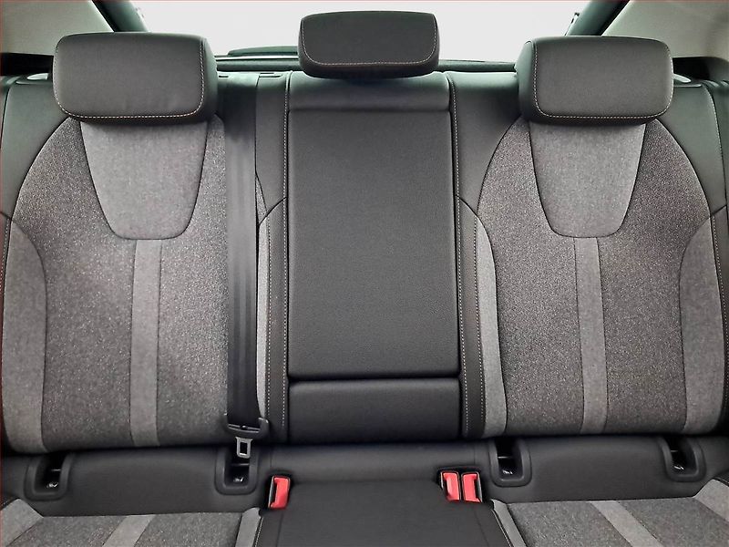 Škoda Octavia (2025) Top Selection 1.5 eTSI mHEV - fotka 10 z 21