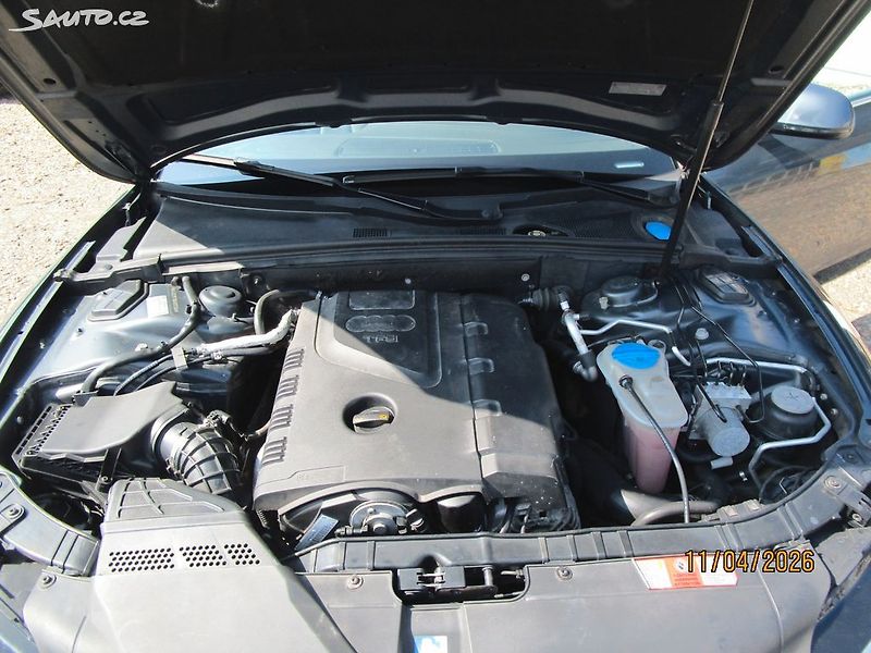 Audi A5 2,0T-132KW-NOVÁ STK+AUTOMAT - fotka 32 z 32
