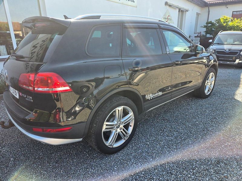 Volkswagen Touareg (2011) 3.0 TDi Bi-Xenon,NAVI, DPH - fotka 3 z 30